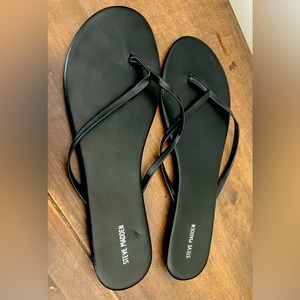 New never Worn Womens Steve Madden Black Sandals Slides Flip Flips sz 13